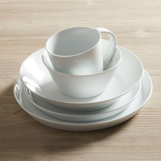 Modern Porcelain Dinnerware, Set of 20