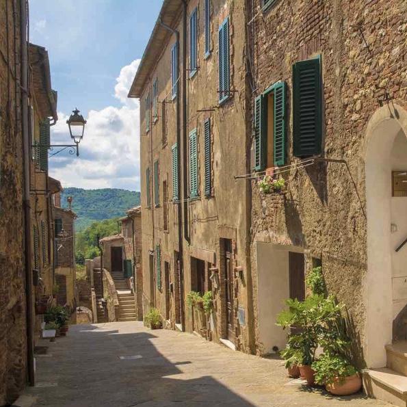 2 Night Stay at a Tuscan Villa Retreat