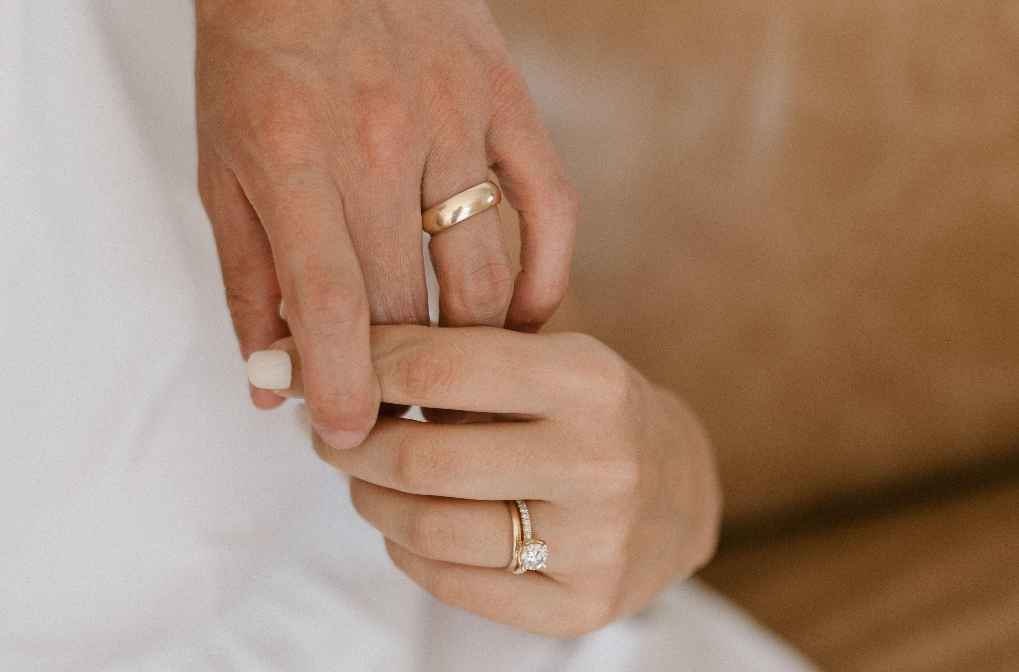 The Wedding Website of Isabella Maradiaga and Aaron Moroles
