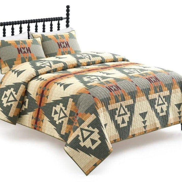 Pendleton Full/Queen Quilt Set – 100% Cotton 3 Piece Quilt Set with Shams, Soft Lightweight Bedding for Queen Size Bed, Green Patterned Comforter Alternative, Queen Bedding Set (Siskiyou)