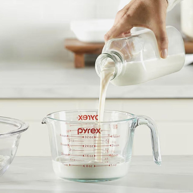 Pyrex Essentials (3-Pack) Glass Measuring Cups Set, (1, 2 & 4 Cup) Measuring Cups For Prepping, Baking and Cooking, Preheated Oven, Dishwasher, Freezer, and Microwave Safe