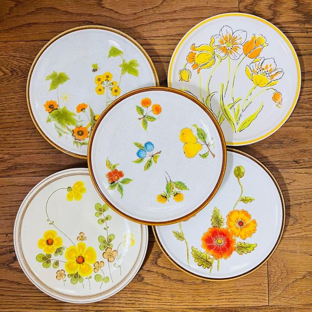 Mismatched Set of 5 Mikasa Natural Beauty...