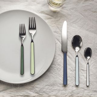 Fantasia 20-Piece Flatware Set, Service for 4