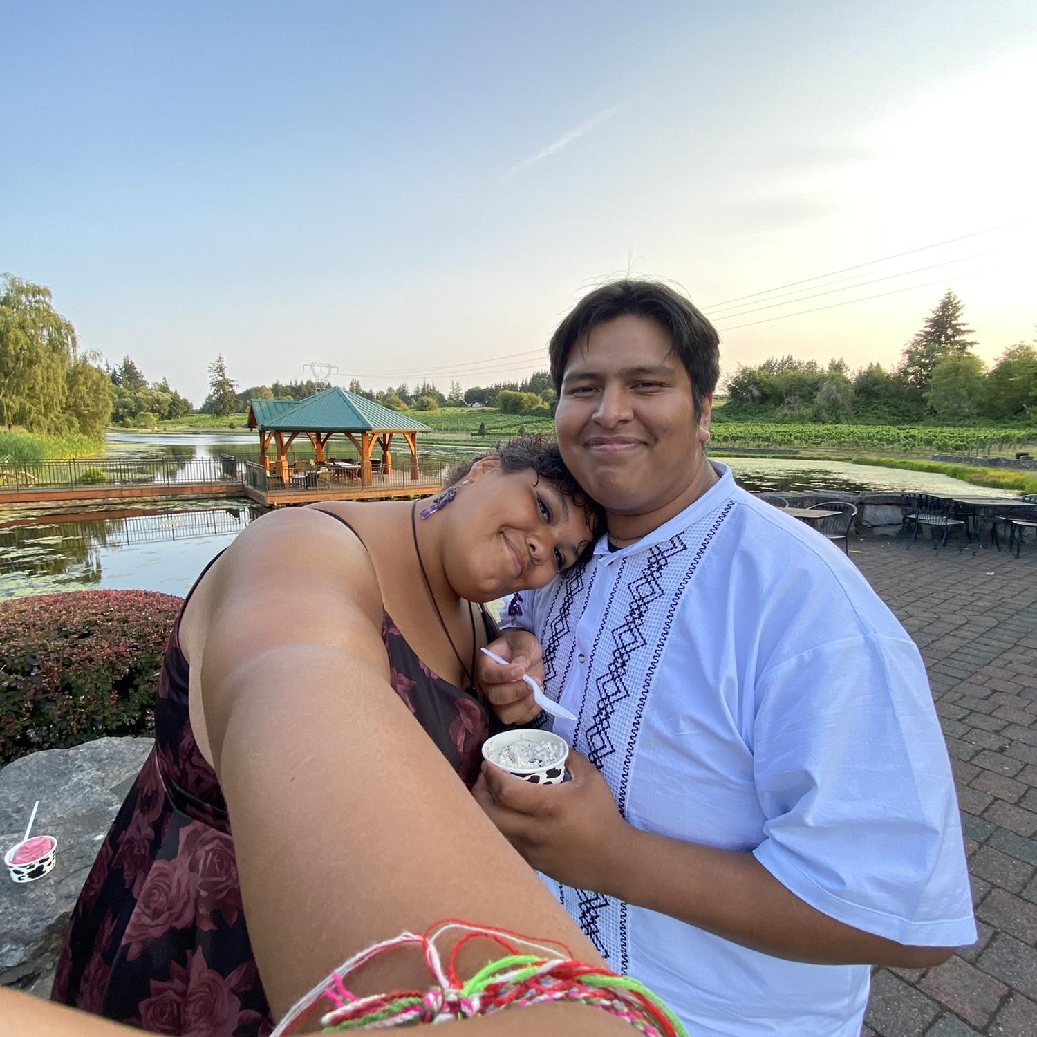 Went to go to two of our our (now closer) friends wedding!

¡Fuimos a la boda de dos de nuestros amigos (ahora más cercanos)!