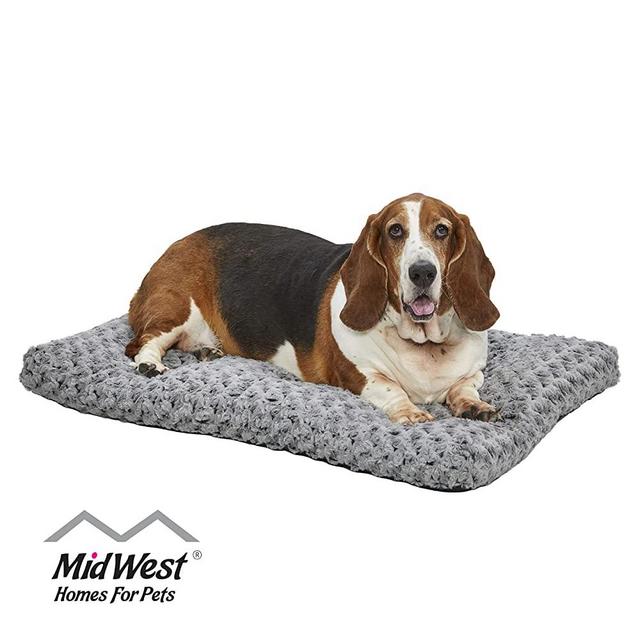 MidWest Homes for Pets Deluxe Super Plush Pet Beds, Machine Wash & Dryer Friendly, 1-Year Warranty
