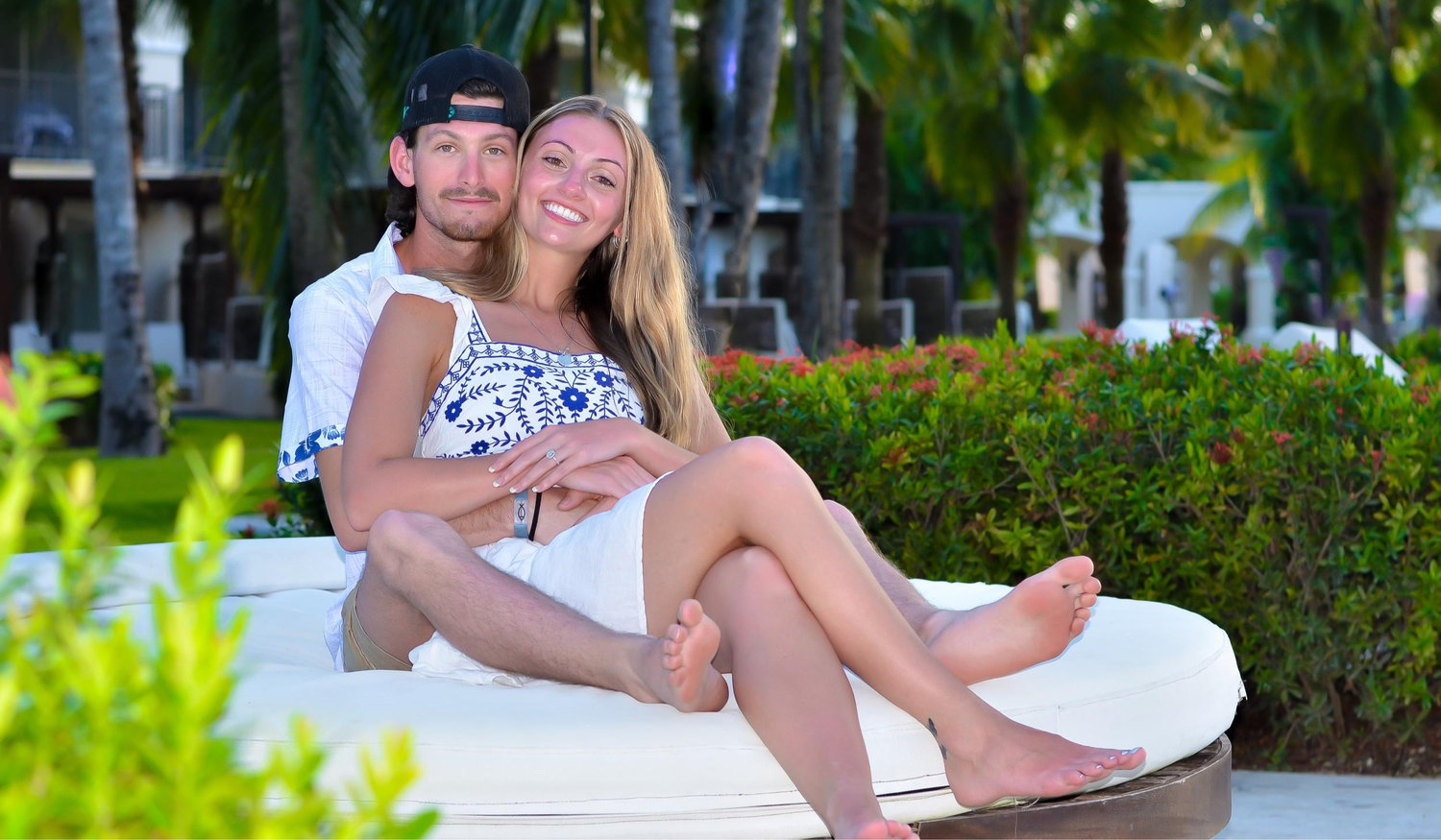 The Wedding Website of Holly Linn and Sam Williams