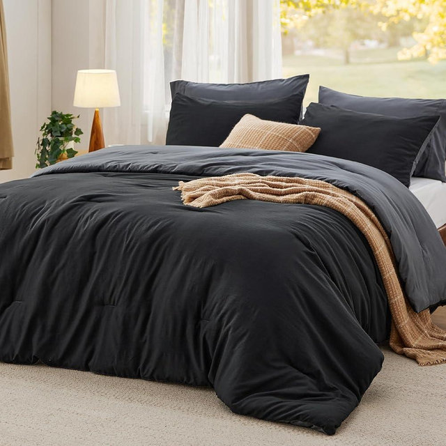 Bedsure King Size Comforter Set, Reversible Black Soft Prewashed Bed Comforter for All Seasons, 3 Pieces Warm Bedding Sets, 1 Lightweight Comforter (104"x90") and 2 Pillowcases (20"x36")