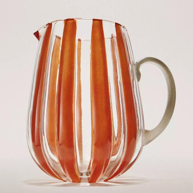 GLASS PITCHER WITH STRIPED HANDLE AND CONTRAST