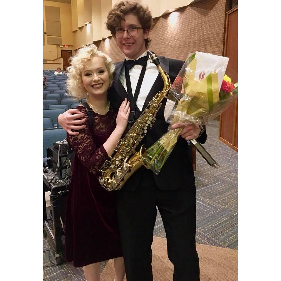 This was the first time Dylan had ever received flowers after a band concert.