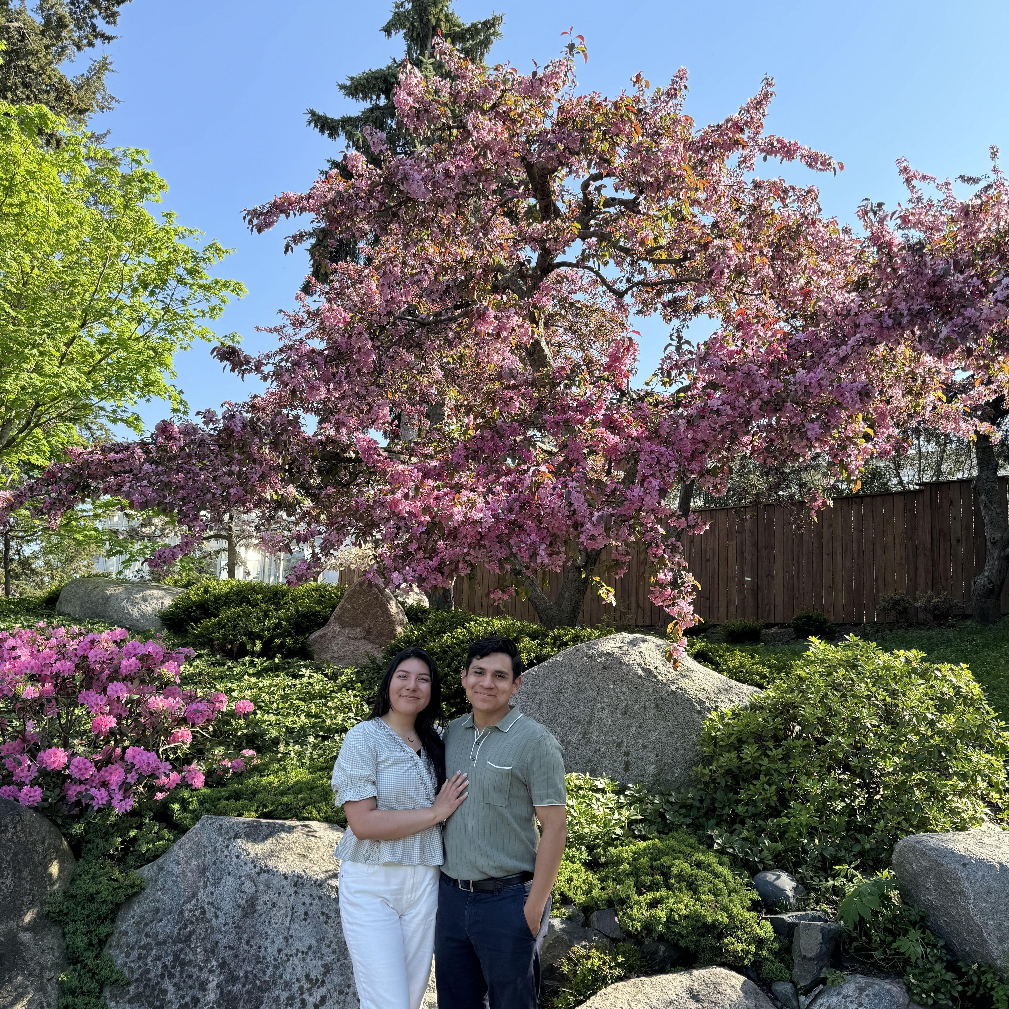Exploring botanical gardens, one of our favorite places for dates!