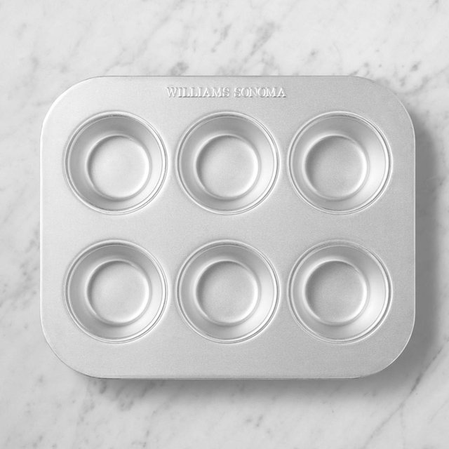 Williams Sonoma Traditionaltouch™ Muffin Pan, 6-Well