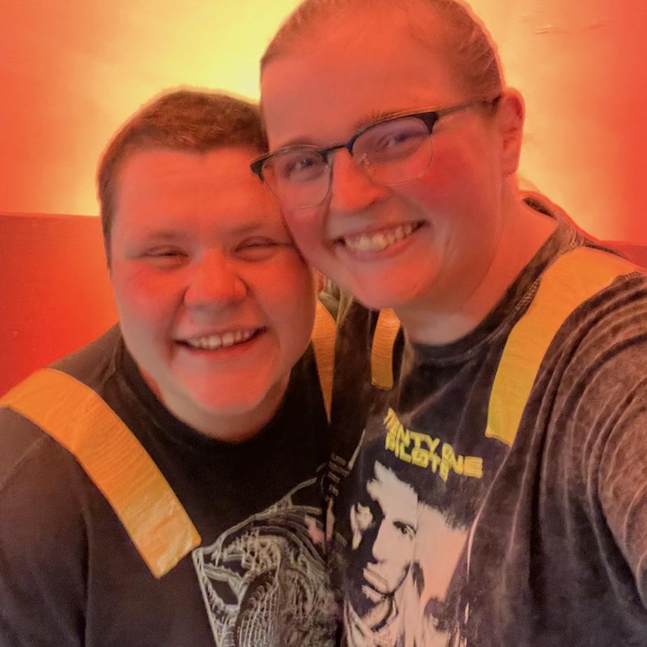 Another Twenty One Pilots concert for these two who bonded over their love of the band!