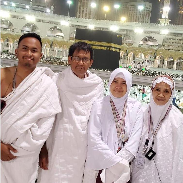 Fajar's Family - Holy Makkah for New Years 2020