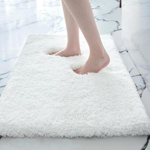 Disolla White Bath Mat 24x36in Washable Non Slip Bath Rug for Bathroom Floor Soft Absorbent Plush Shower Mat for Tub Modern Luxury Bathroom Carpet