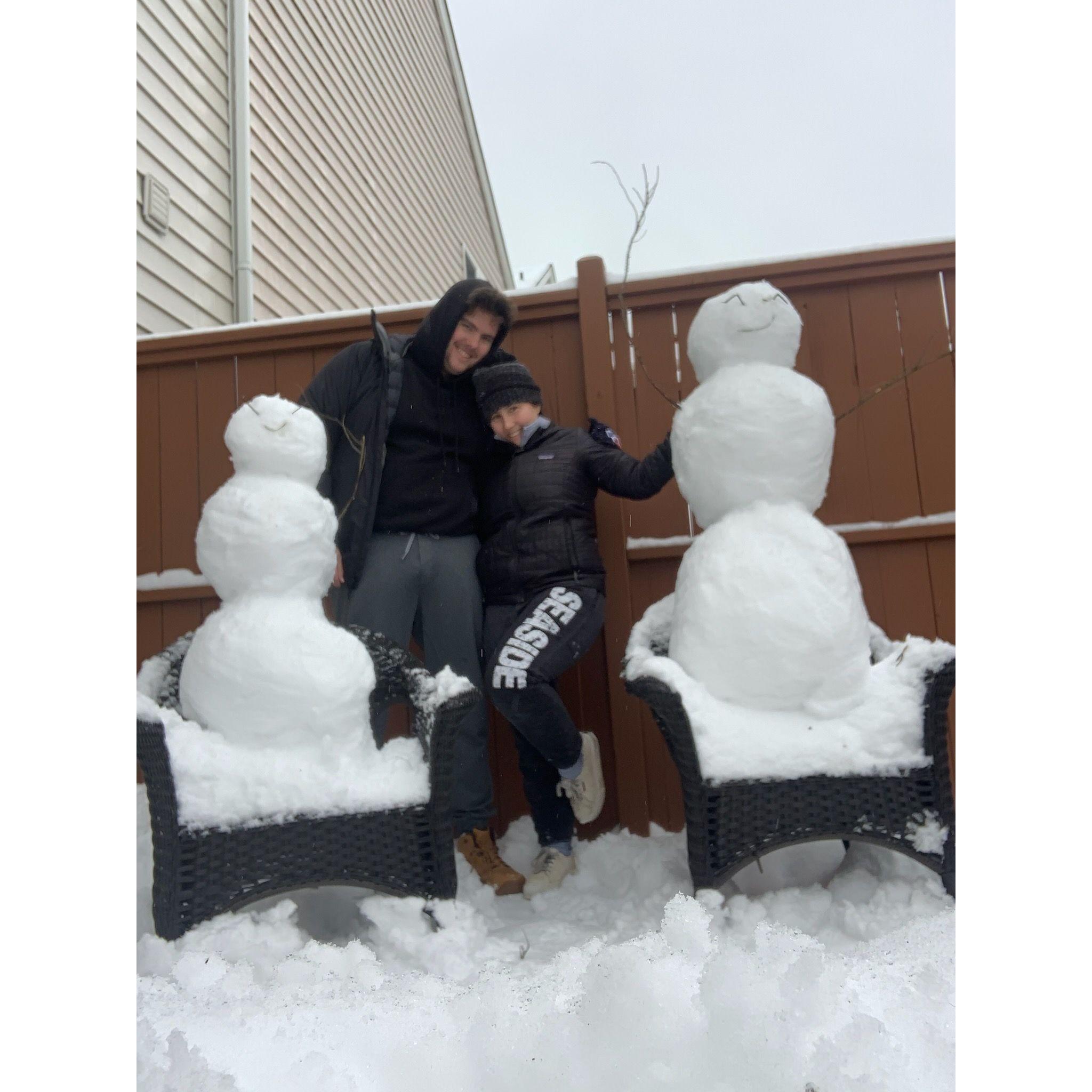 Balcony snowmen