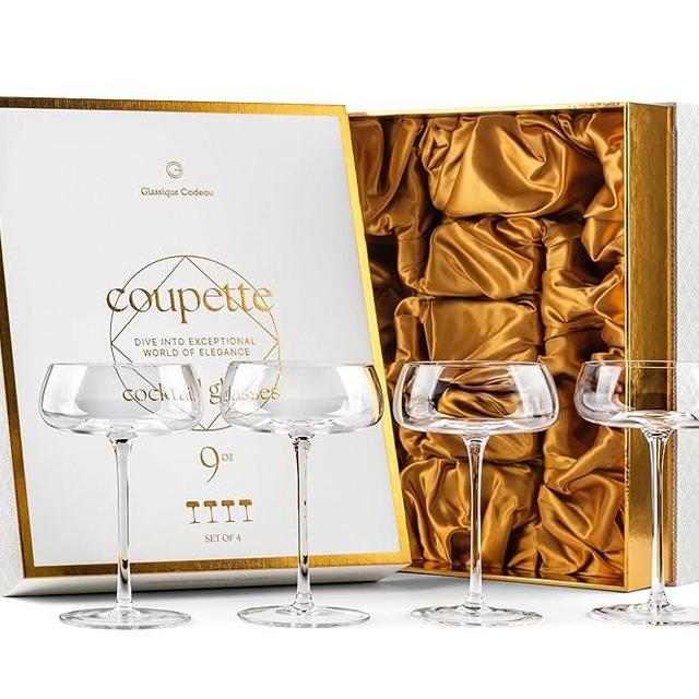 GLASSIQUE CADEAU Crystal Cocktail and Champagne Coupette Glasses | Set of 4 | 9 oz Elegant Long Stemmed Coupe Glassware for Espresso Martini, Daiquiri, Cosmopolitan, Gimlet | Fancy Round Saucers