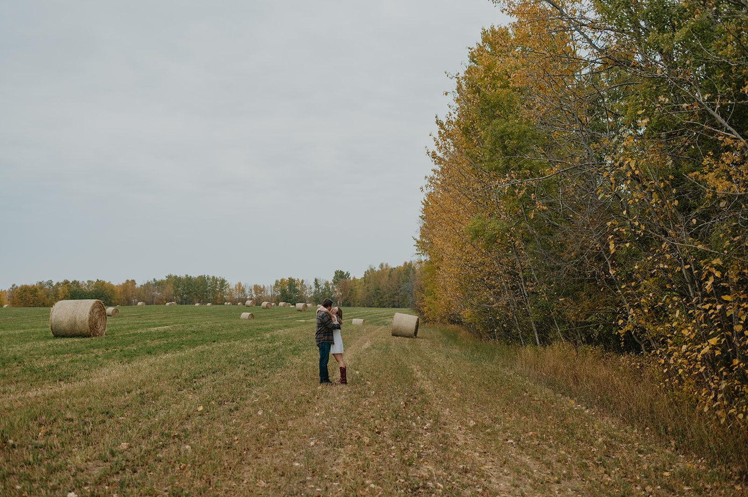 The Wedding Website of Lisa Van Loon and Dylan Callihoo
