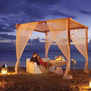 Honeymoon Private Beach Dinner