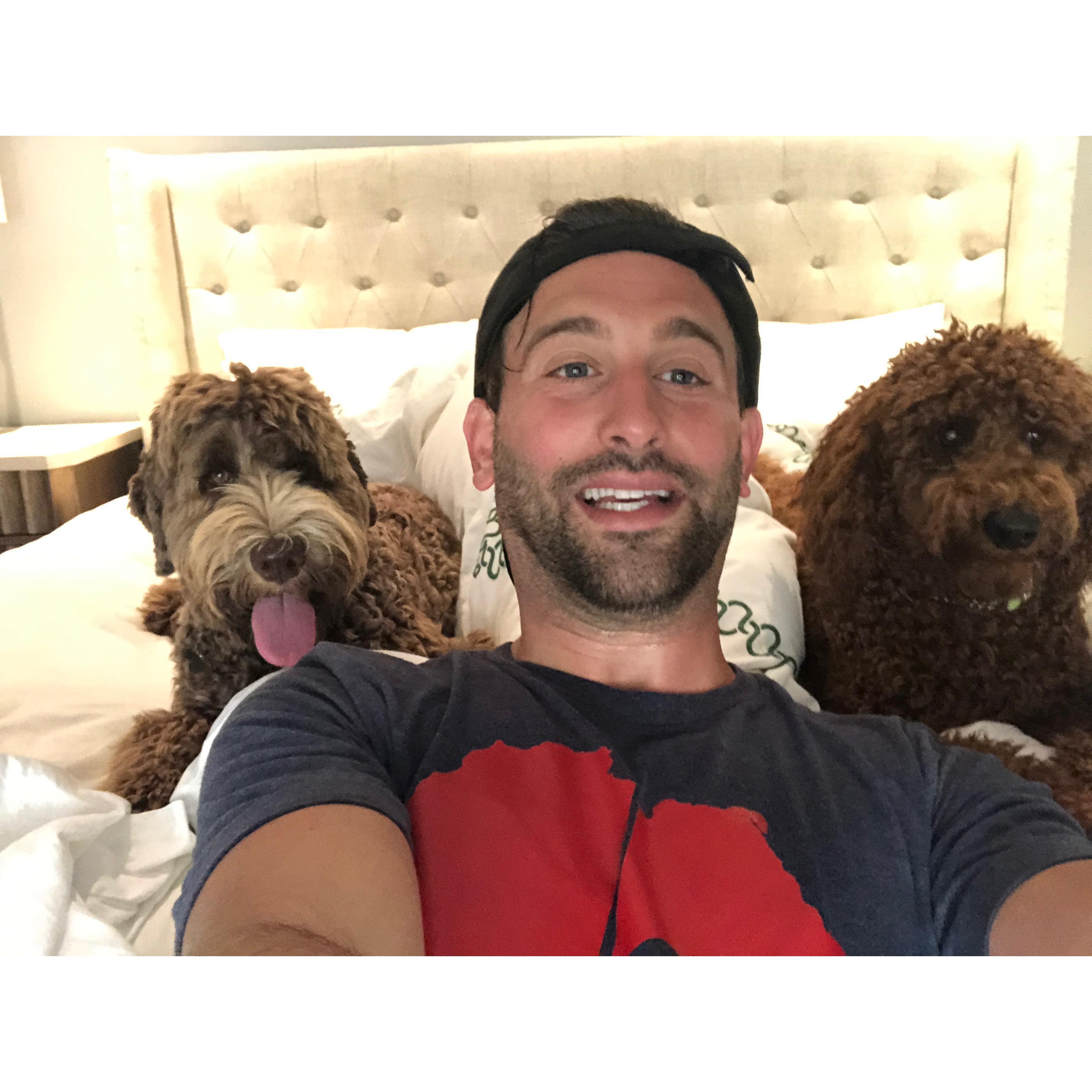 Harris and his two main ladies!