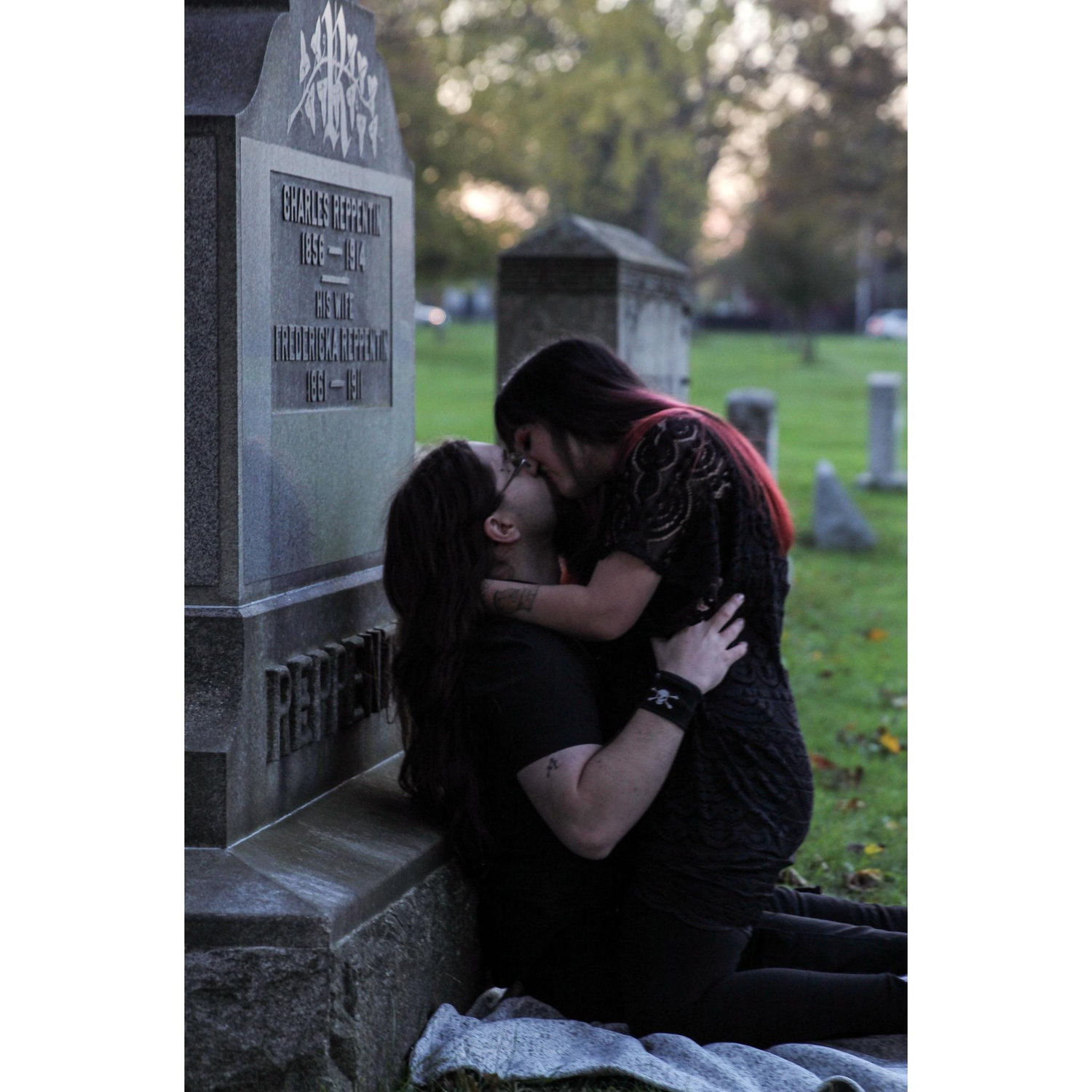 Engagement Photos 🖤
♡Location: Elmlawn Memorial Park
♡Photographer: Alyssa Knowlton, Lyssa Lee Photography