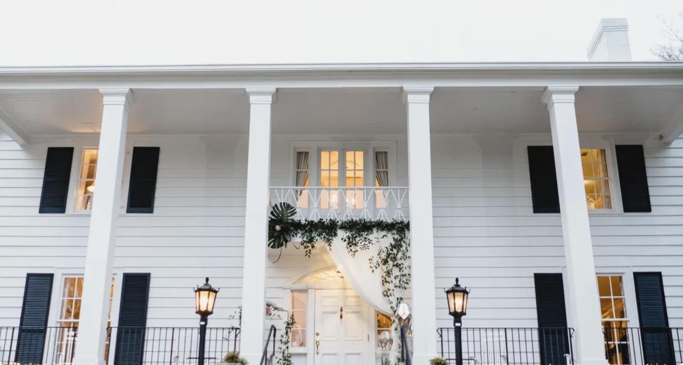 The Wedding Website of Mariah Lewis and Sherod Flono