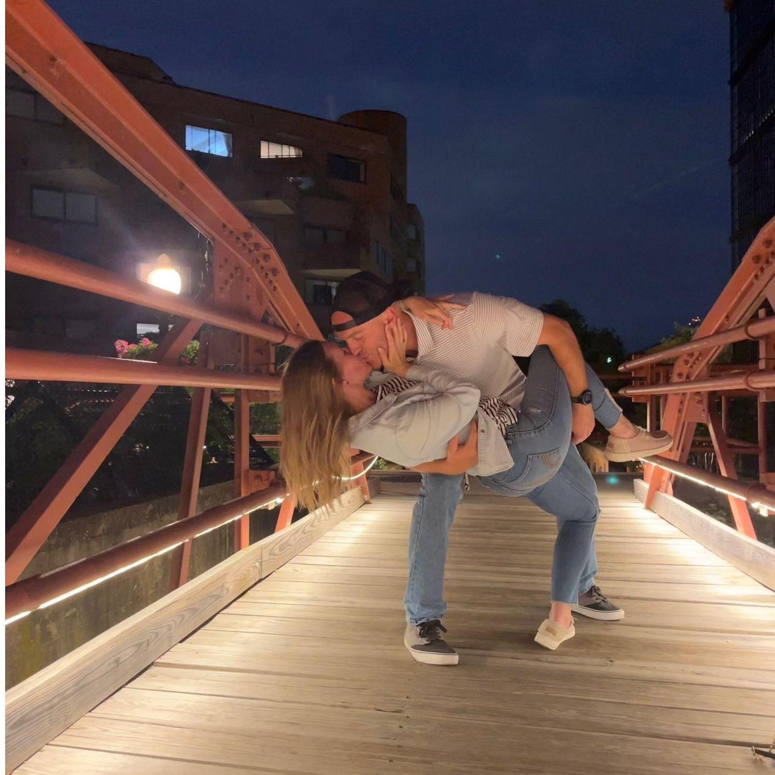 <3