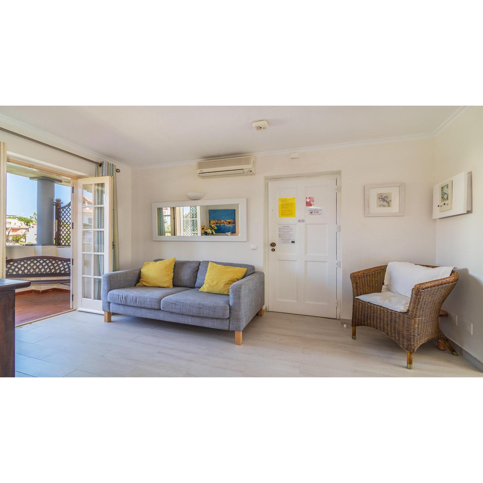 Old village studio (Village4ulettings).