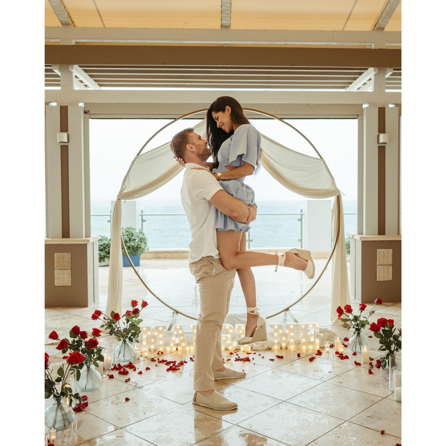 Jeff proposed to Antonella!