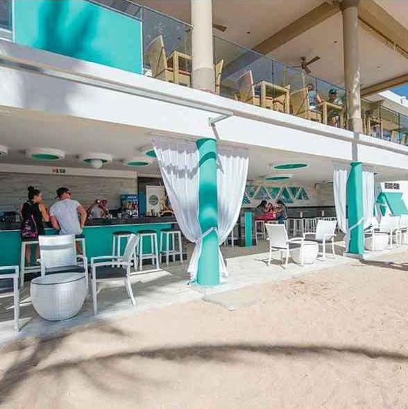 Beach "Chill-out" lounge bar