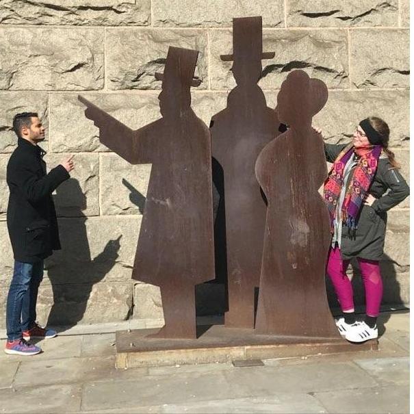 A Little Flirting on the Brooklyn Bridge