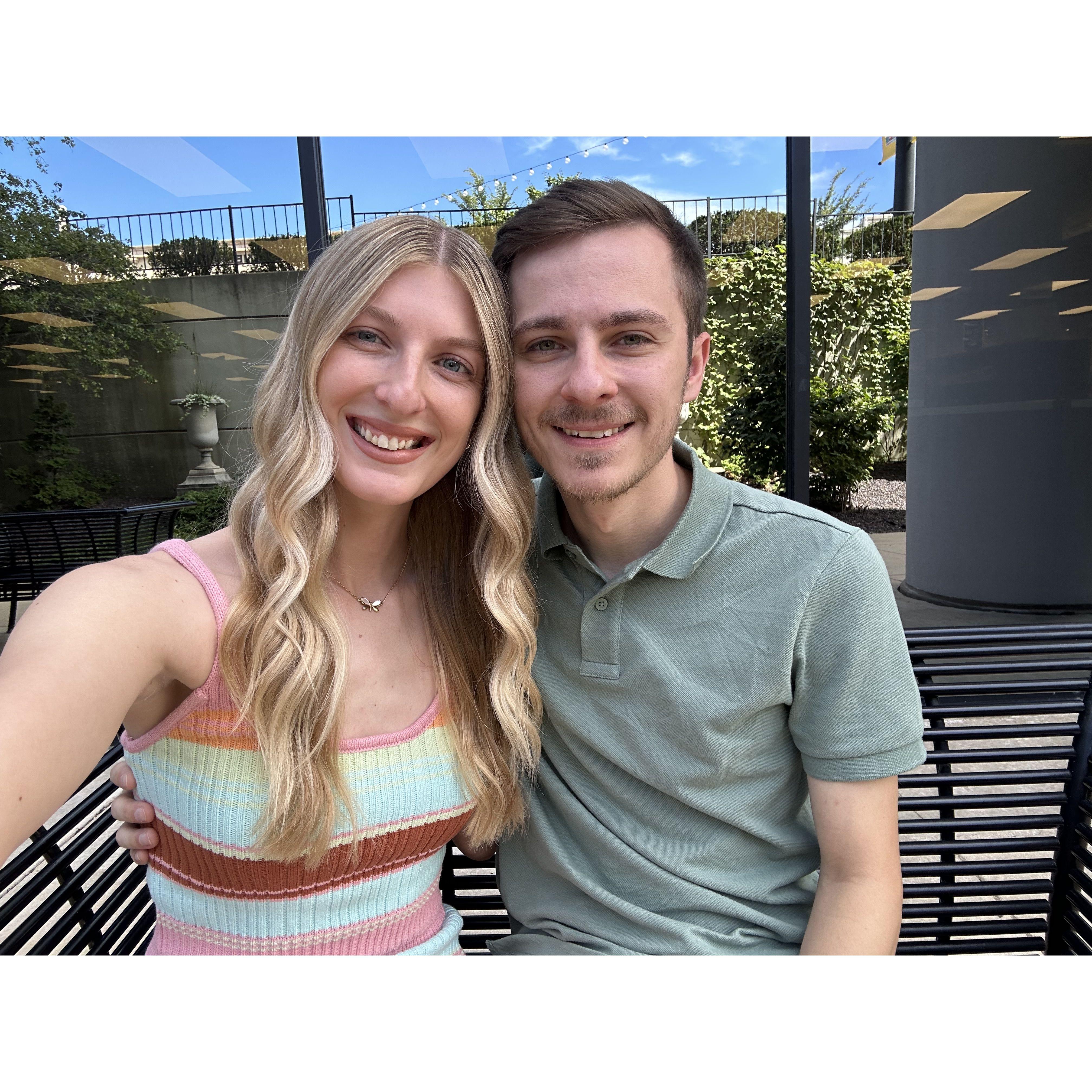 Becky enjoying her morning at the farmers market clueless to the fact that Evan is panicking inside knowing he’s about to propose lol
