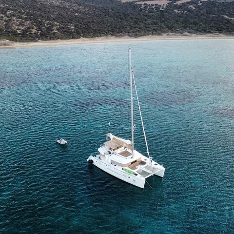 Santorini Catamaran Cruise - Honeymoon Excursion