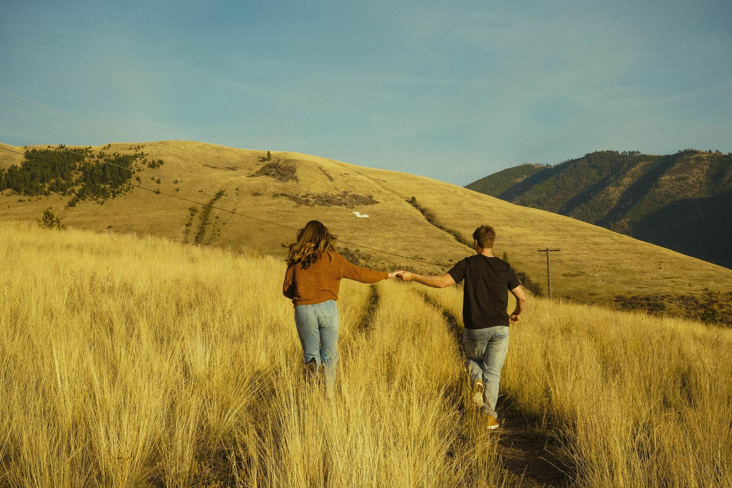 The Wedding Website of Tennisen Hiller and Logan Corn