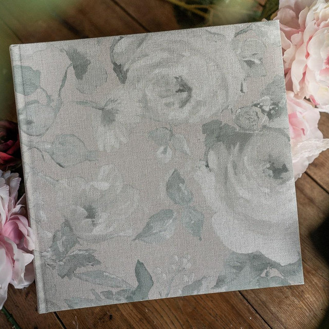 Vintage design large photo album for 300 photos