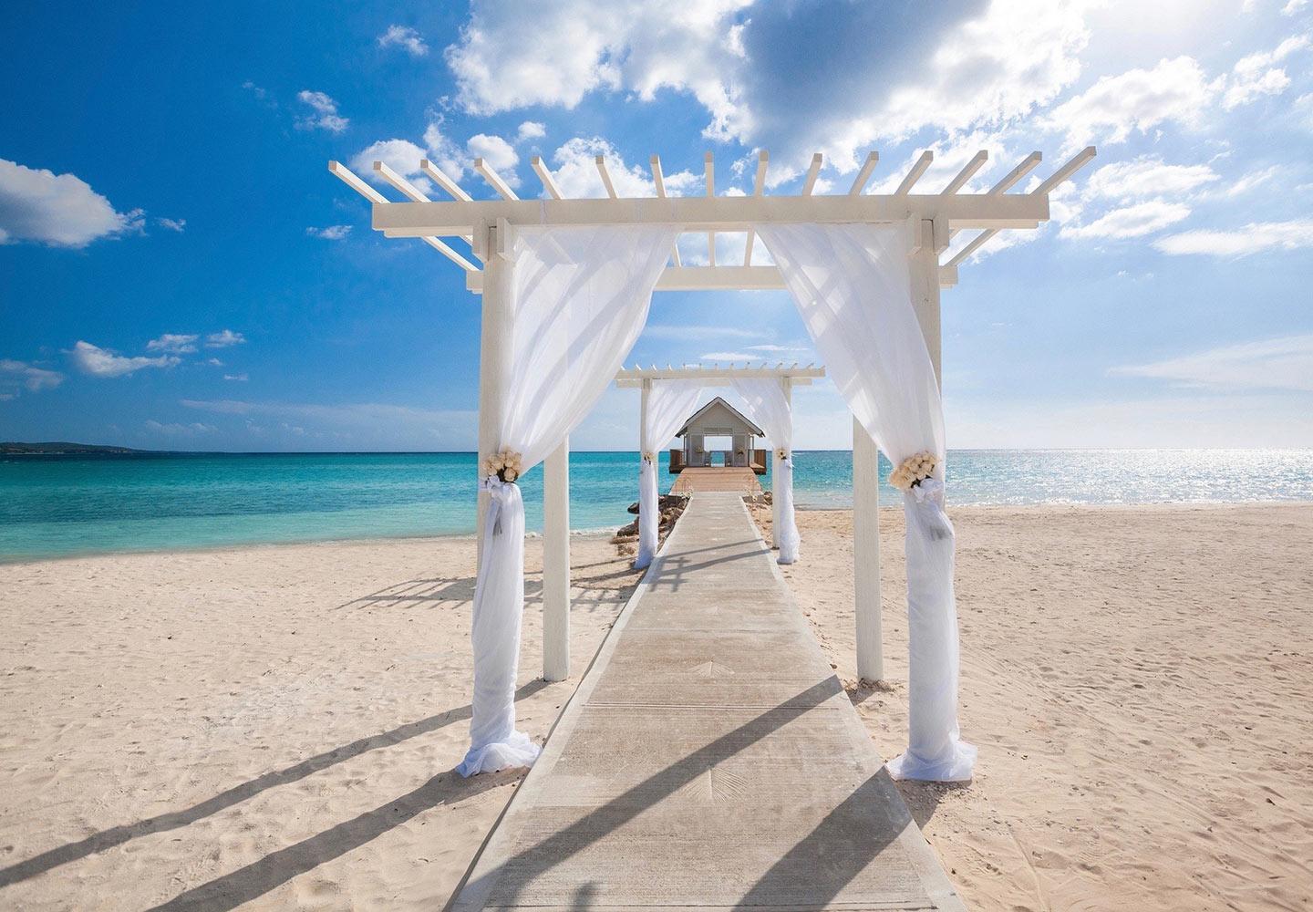 The Wedding Website of Nikki Rauscher and Dominik Dederich