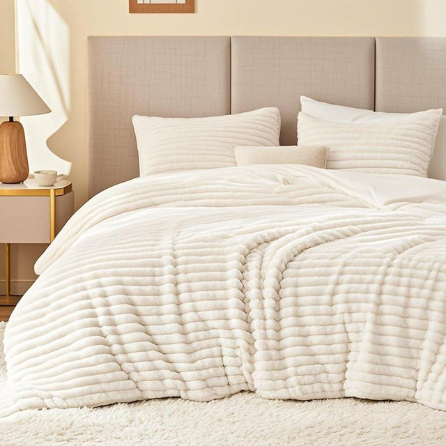EXQ Home Fluffy Comforter Set King Size - Super Soft Faux Fur Stripe Jacquard Comforter 3 Pieces, Cream White Fleece Bedding Set,Winter Warm Bed Set,1 Comforter with 2 Pillowcases