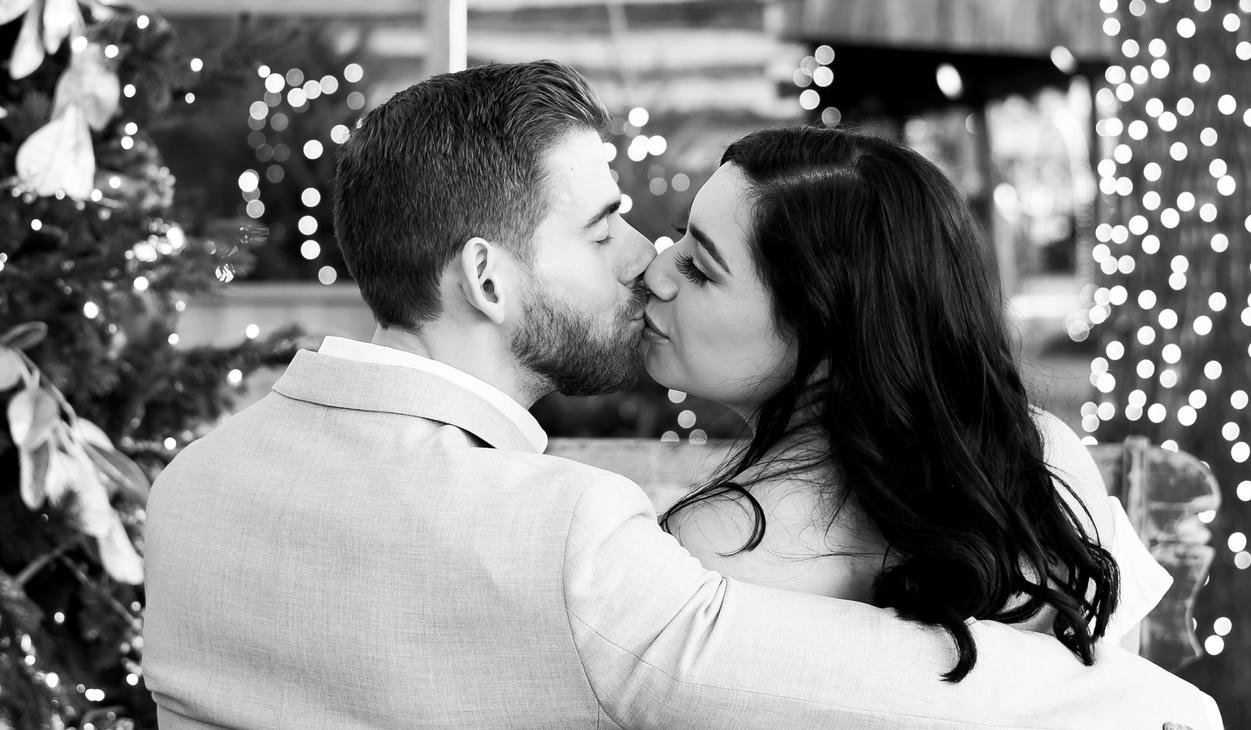 The Wedding Website of Daniella Mesta and James Hertwig
