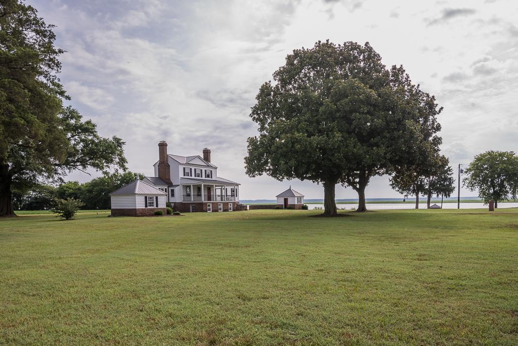 The Wedding Website of Morgan Lawson and Reese Holland