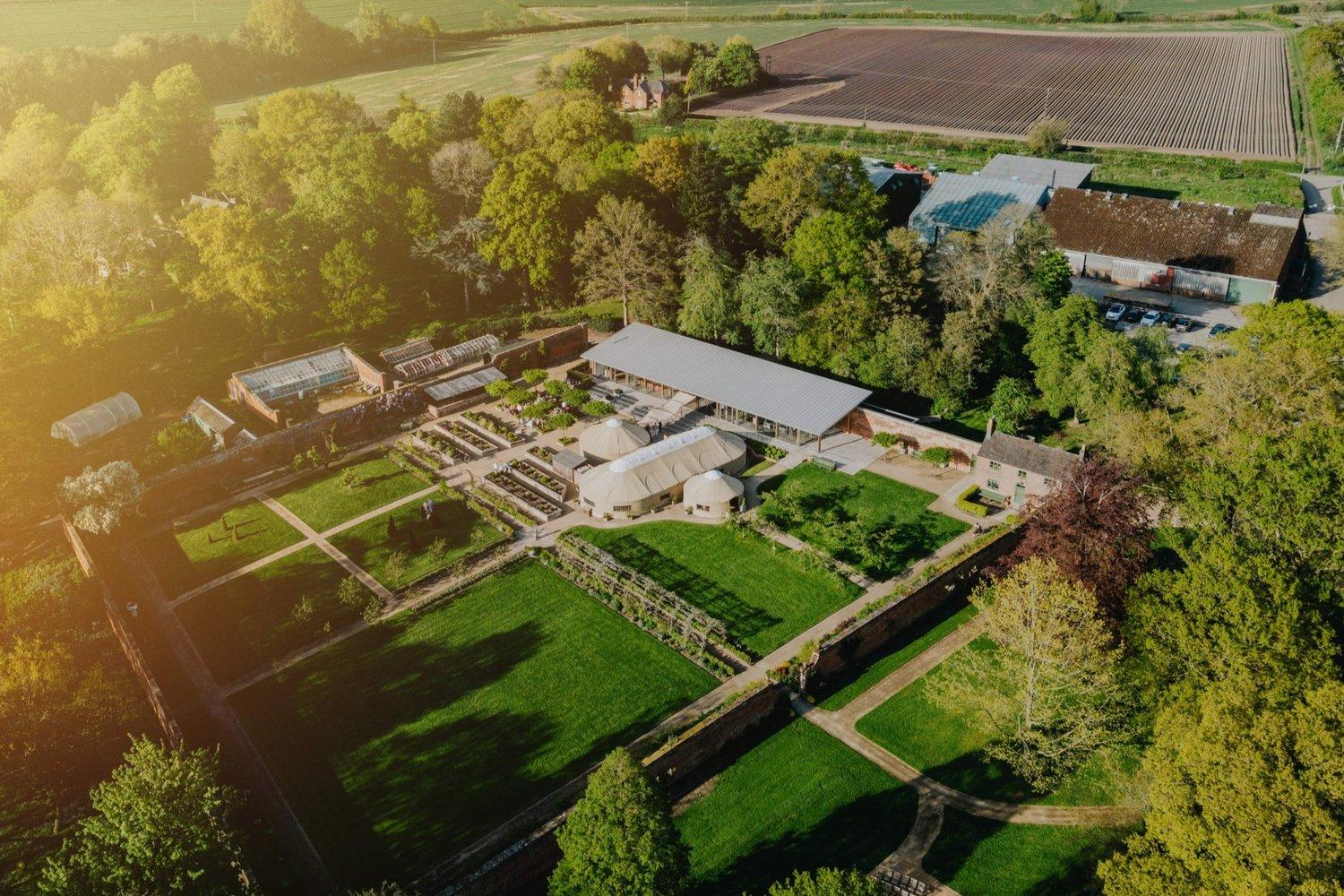 The Wedding Website of Lauren Willetts and Liam Baker