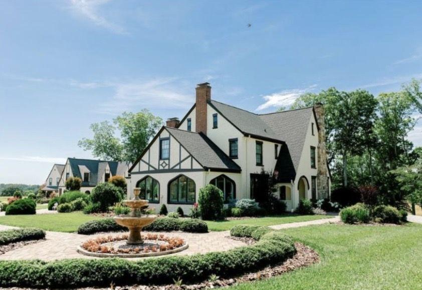 The Wedding Website of Shelby Hall and Spencer Olmsted