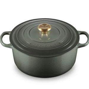 Signature Round Dutch Oven - Color: Thyme