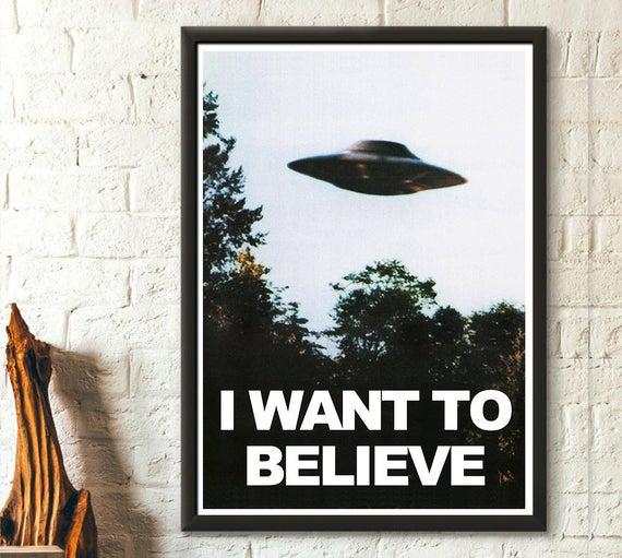 Sci-fi Poster - UFO PRINT : 'I Want To Believe' Sci-fi Poster - Retro Art Reproduction Office decoration Art Print