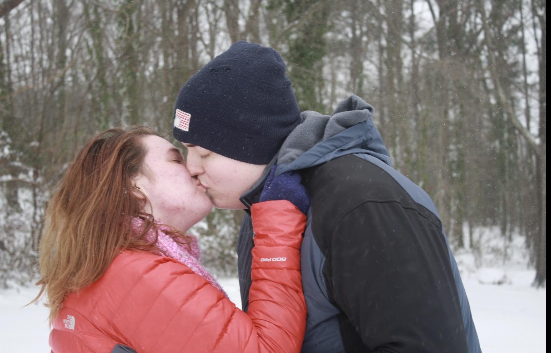 Falling in love in falling snow ❄️