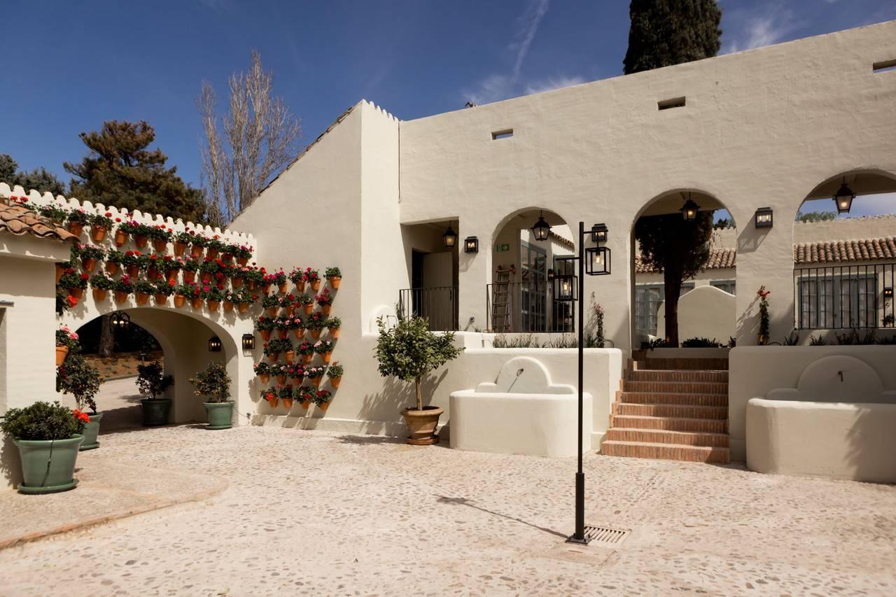 The Wedding Website of Paola Arellano and Carlos Hernández