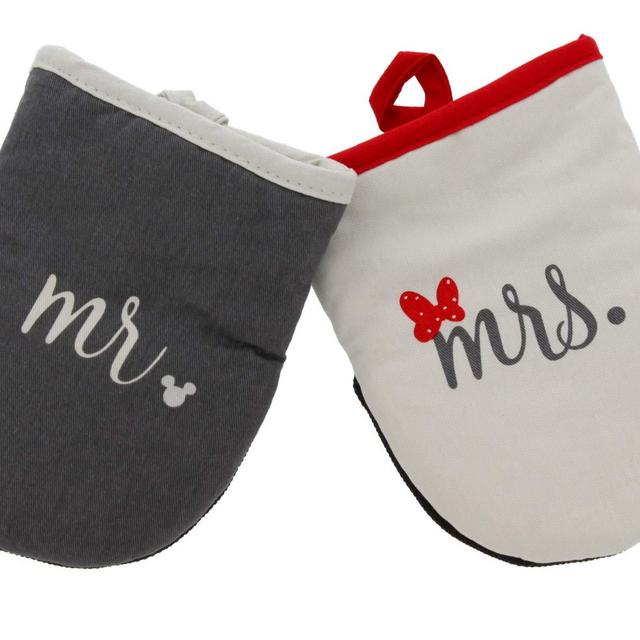 Disney Kitchen Neoprene Mini Oven Mitts, 2pk - Heat Resistant Oven Gloves with Premium Insulation Ideal for Handling Hot Kitchenware - Non-Slip Grip, Hanging Loop, 5.5 x 7 Inches - Mr. and Mrs.