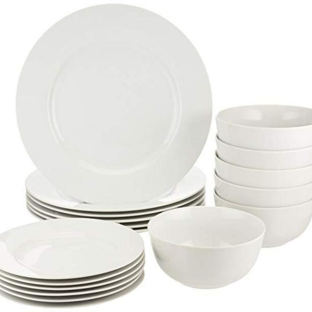 Dinnerware- Set of 18