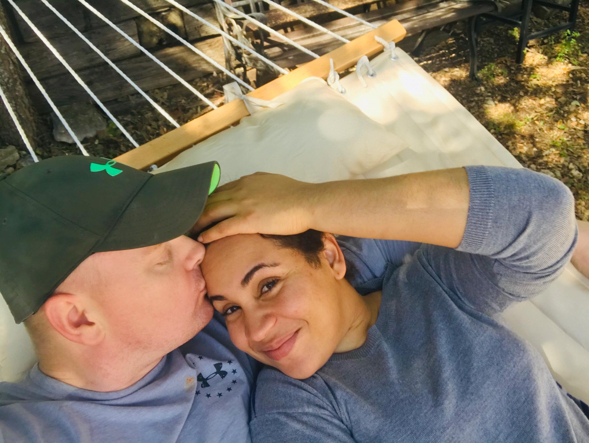 Just relaxing in my new hammock! Thank you babe for the gift.
Relajandos en mi nueva hamaca! Gracias bebe por el regalo!