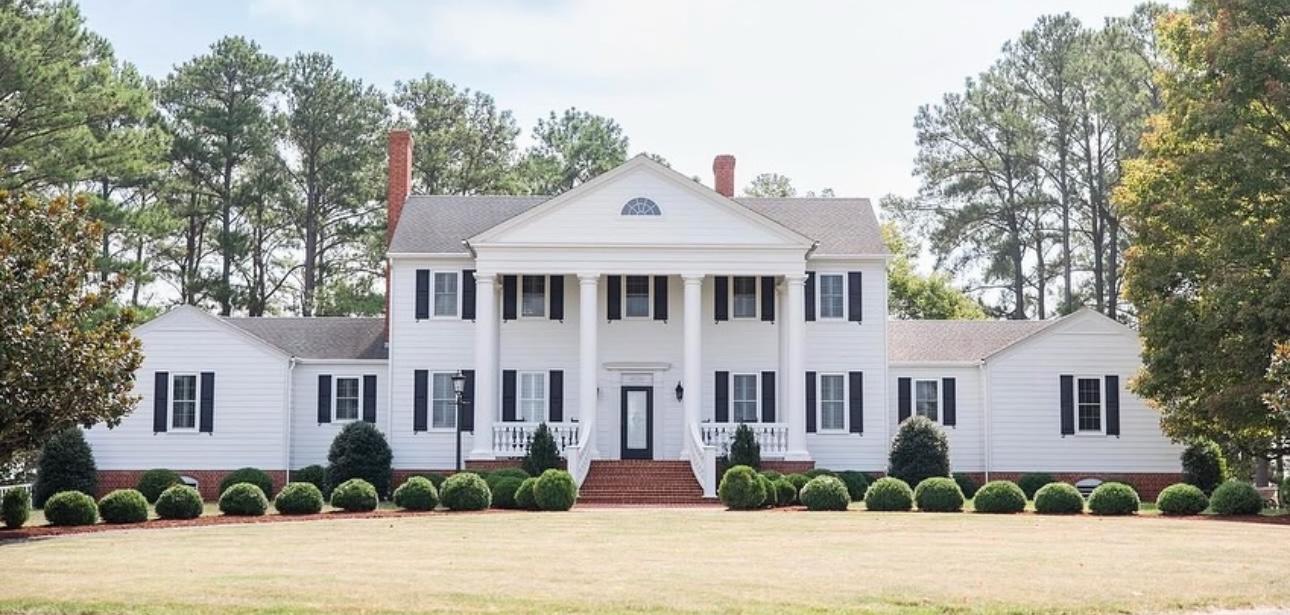 The Wedding Website of Mikahlynn Page and Tyler Gilliam