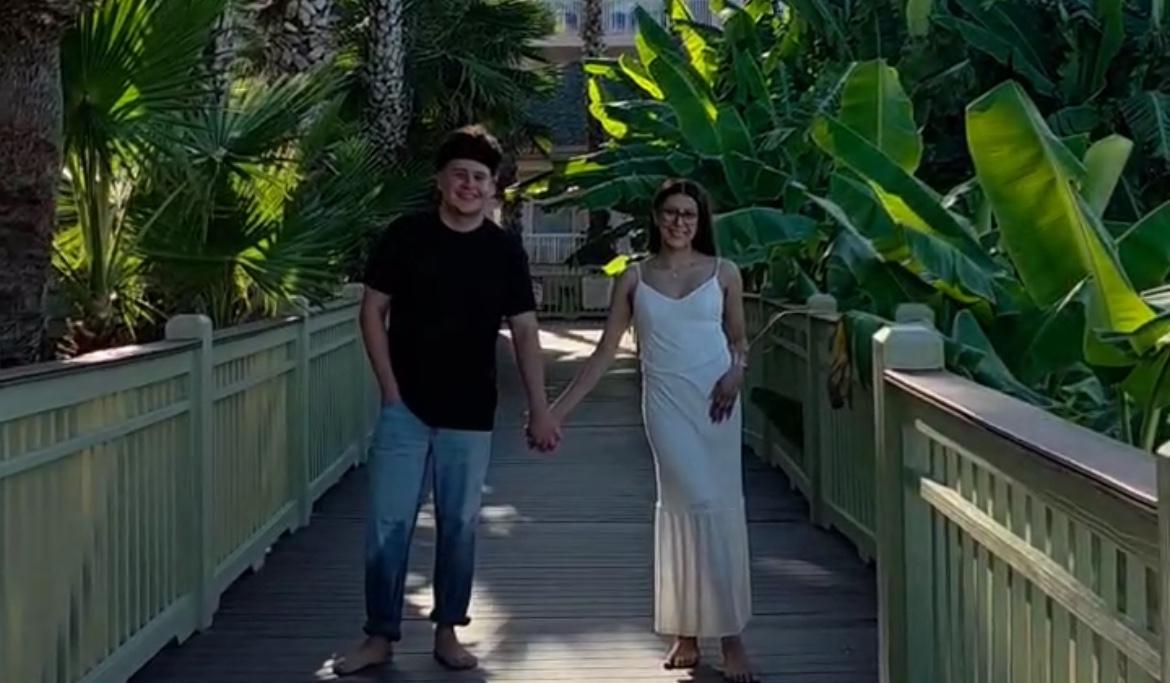 The Wedding Website of Ashley Echeverria and Julio Andrade