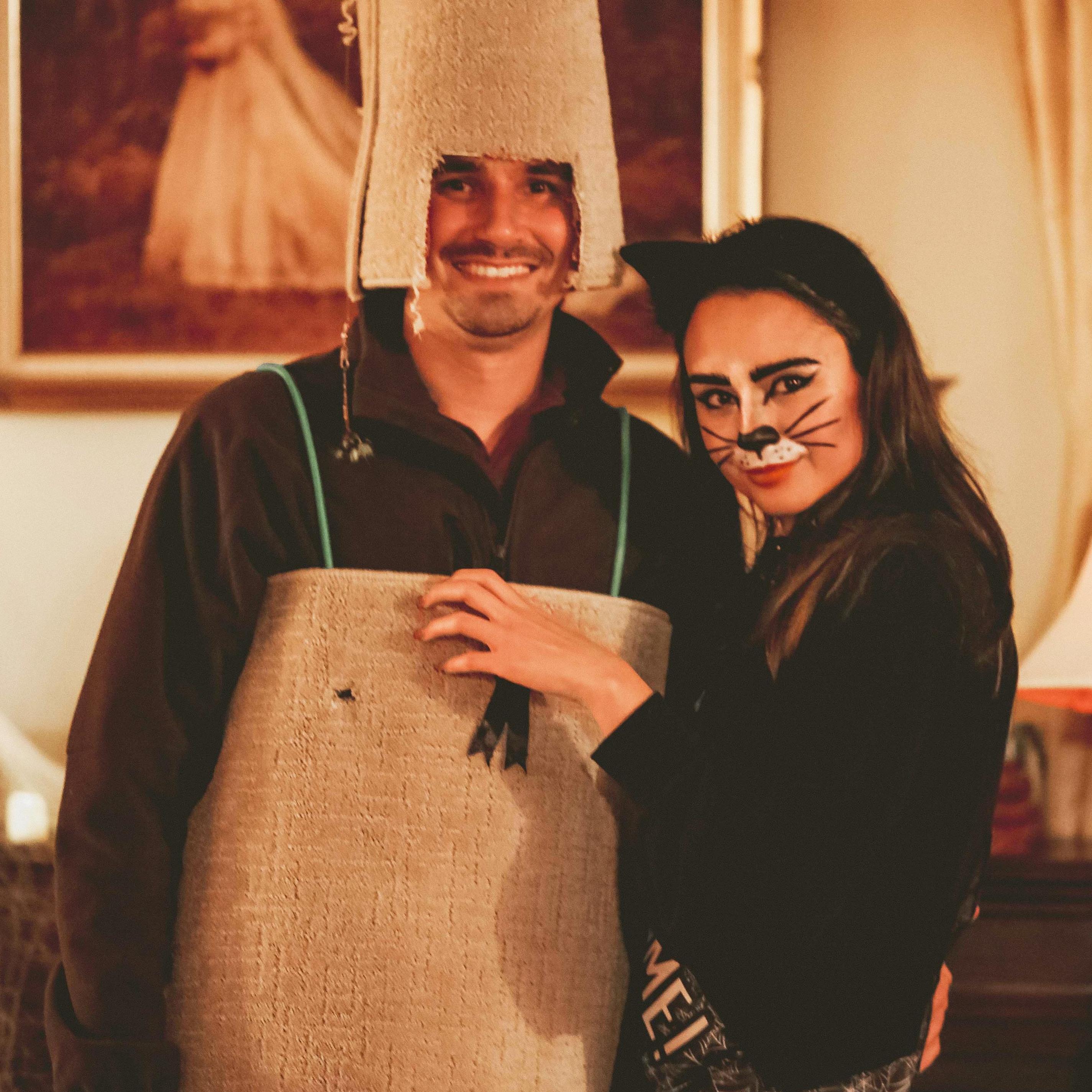 10.31.2019 😸 First Halloween with our relationship accurately expressed in costume #scratchingpostforlife